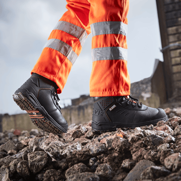 V12 Footwear's met protection boot Invincible IGS