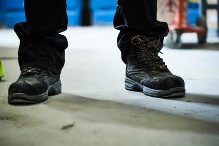 V12 Torque Safety Hiker