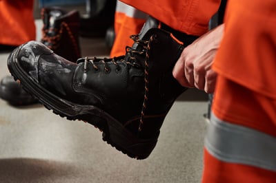 V12 Footwear safety boots