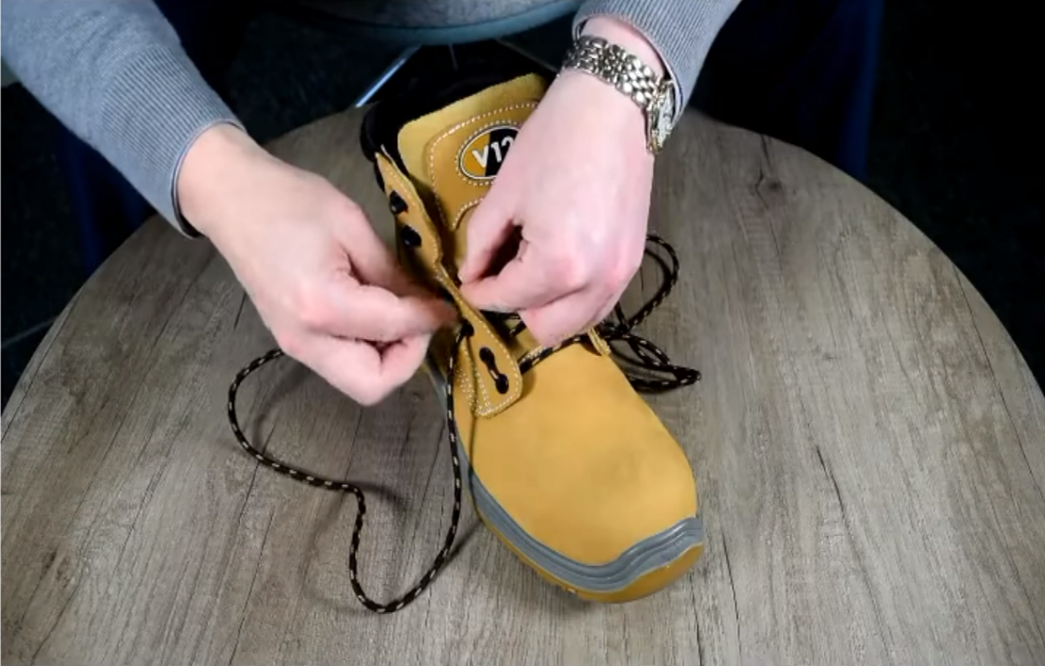 Army Boot Lacing to Increase Safety and Comfort